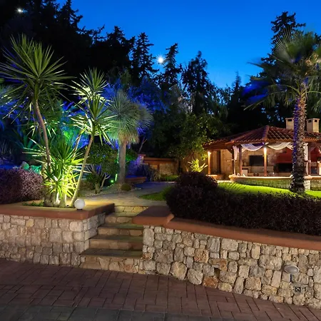 Amarilia House Villa *