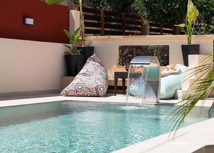 Amarilia House Villa *