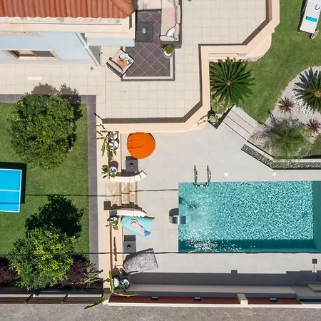 Villa Amarilia House