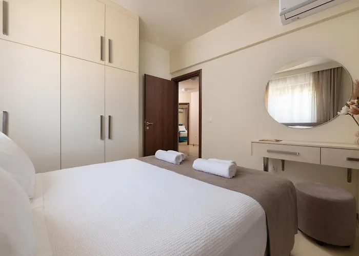 Amarilia House Villa