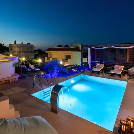 Amarilia House *